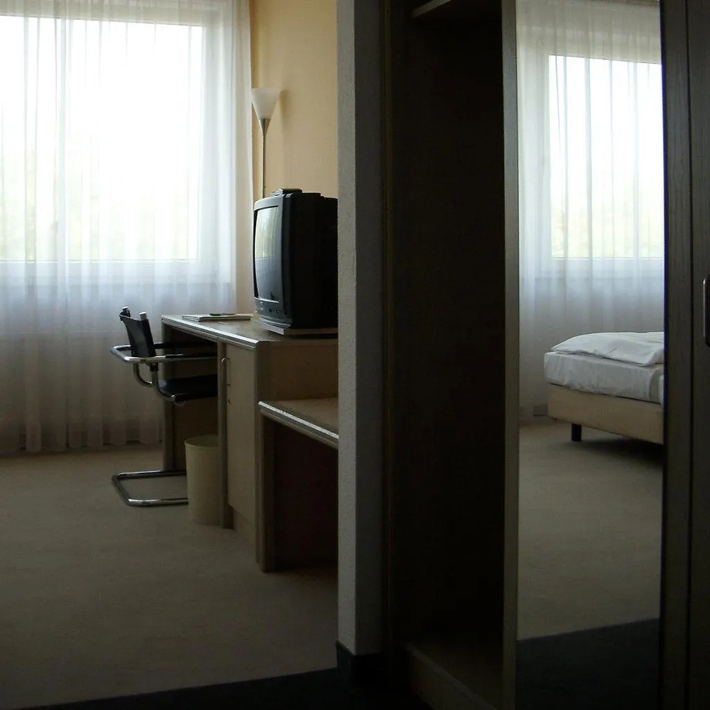 ***  Vahrenwalder Hotel ハノーファー ドイツ